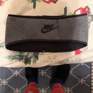 Brand New Nike Black and Gray Club Fleece Winter Headband
